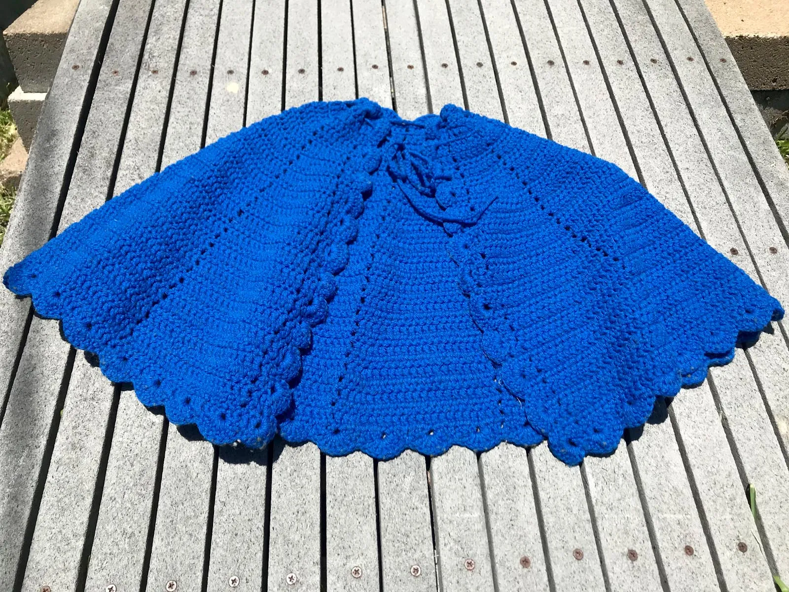 Vintage 70s | Hippie Woodstock Mod Boho Crochet Poncho Capelet Cape Shawl